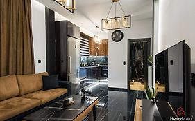 Edward Luxury Suite By Homebrain